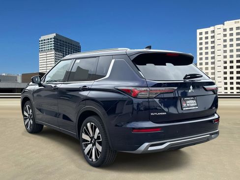 New 2025 Mitsubishi Outlander SEL image 3
