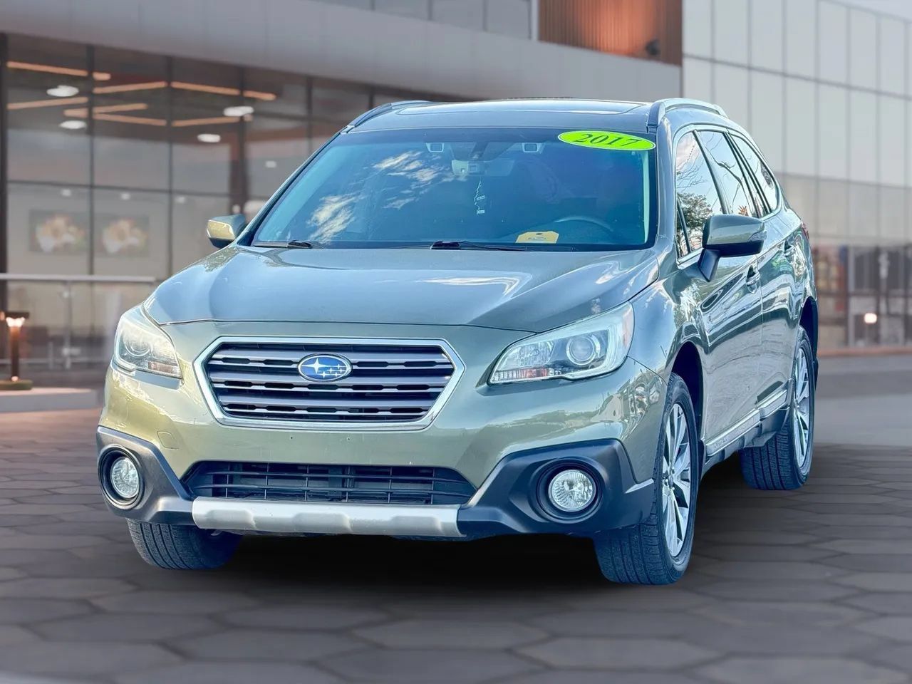 Used 2017 Subaru Outback 3.6R Touring AWD/4WD image 3