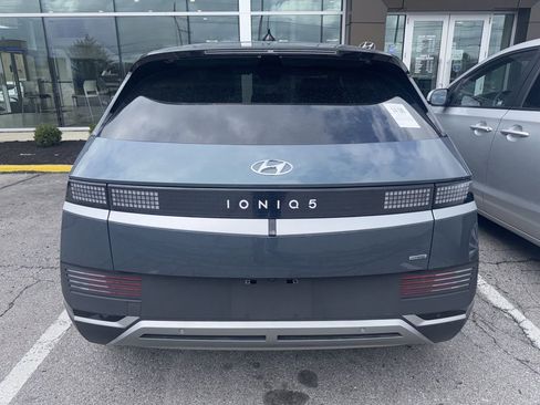 Used 2024 Hyundai Ioniq 5 SEL image 3