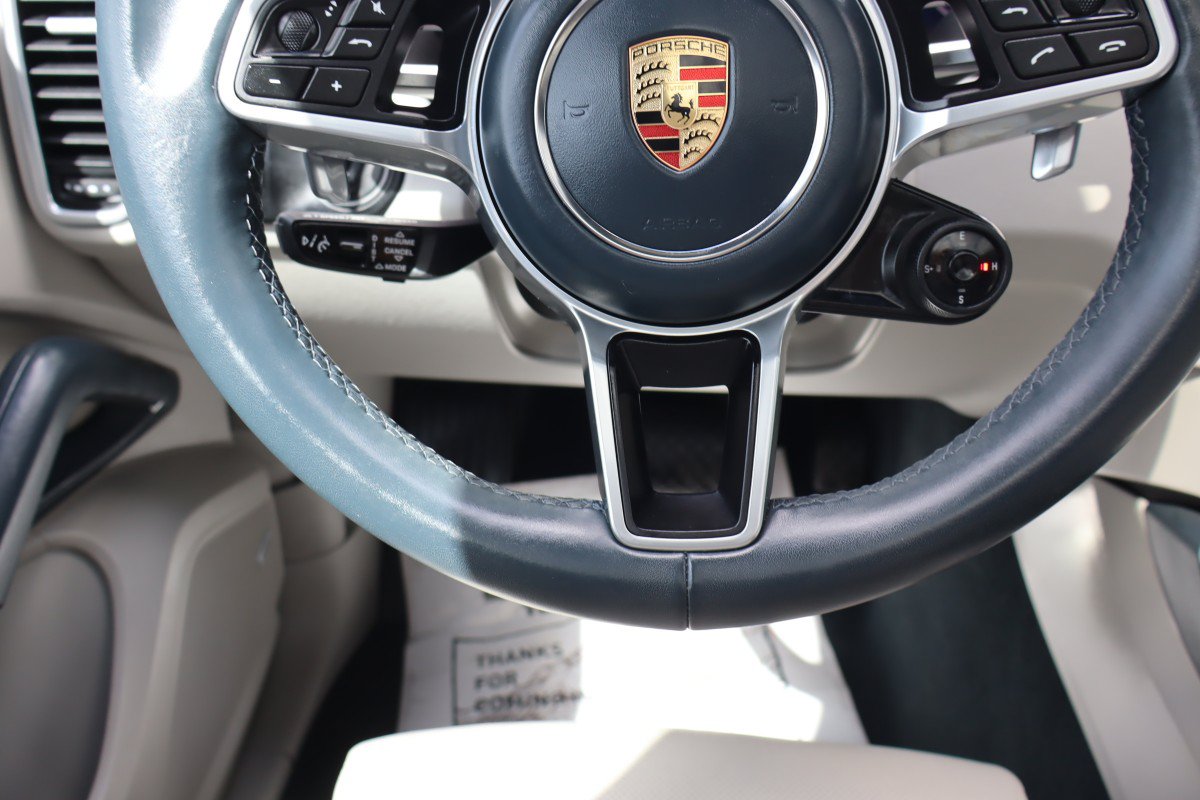 Used 2023 Porsche Cayenne Platinum Edition AWD/4WD image 17