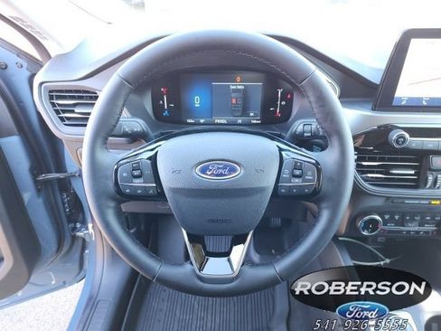 Used 2025 Ford Escape Active w/ Cold Weather Package AWD/4WD image 19