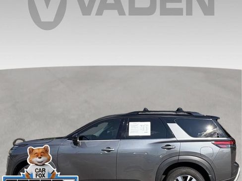 Used 2024 Nissan Pathfinder SL AWD/4WD image 2