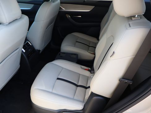 Used 2024 MAZDA CX-90 3.3 Turbo w/ Premium Package AWD/4WD image 32