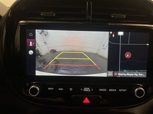 Used 2023 Kia Soul EX image 9