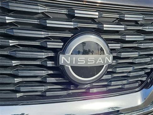 Used 2022 Nissan Rogue SV image 11