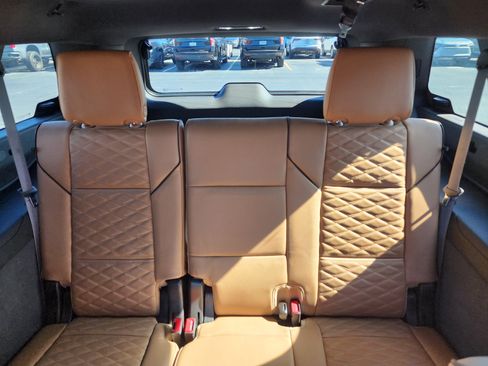 Used 2023 Cadillac Escalade ESV Premium Luxury w/ Performance Package image 19