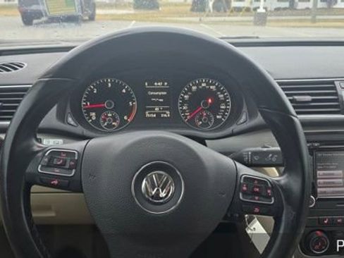 Used 2015 Volkswagen Passat TDI SE image 10