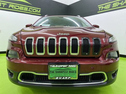 Used 2015 Jeep Cherokee Limited w/ Luxury Group AWD/4WD image 3