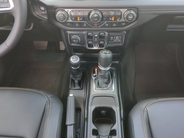 New 2026 Jeep Wrangler Unlimited Sahara AWD/4WD image 21