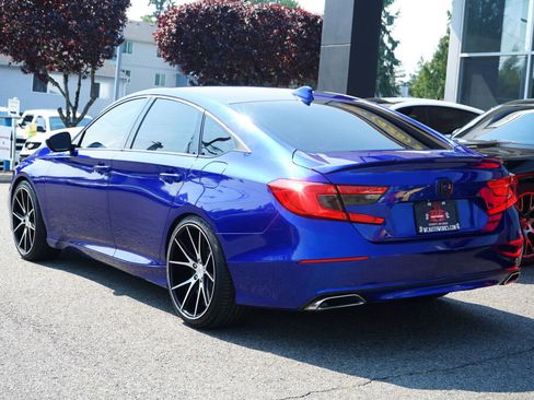 Used 2018 Honda Accord Sport image 3