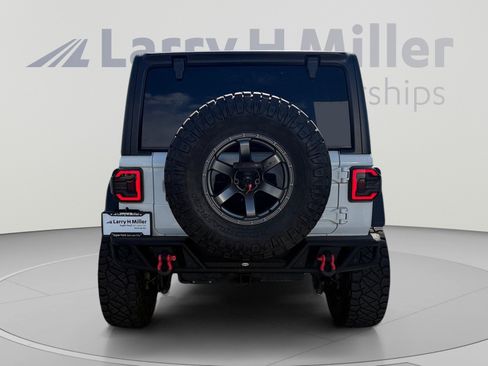 Used 2021 Jeep Wrangler Unlimited Rubicon w/ Cold Weather Group AWD/4WD image 4