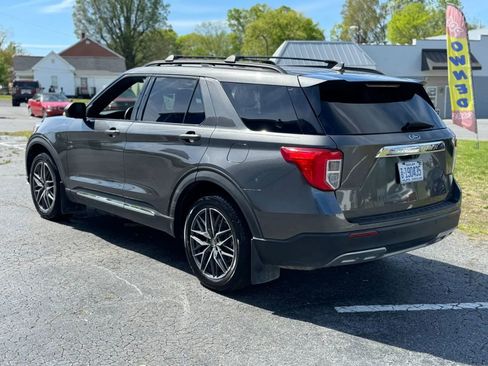 Used 2020 Ford Explorer XLT w/ Equipment Group 202A AWD/4WD image 7