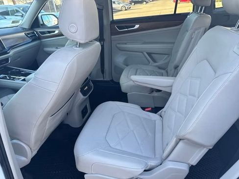 Certified 2024 Volkswagen Atlas SE image 32