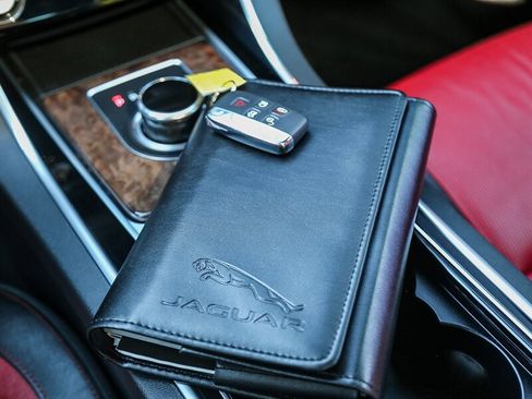 Used 2017 Jaguar XF R-Sport image 35