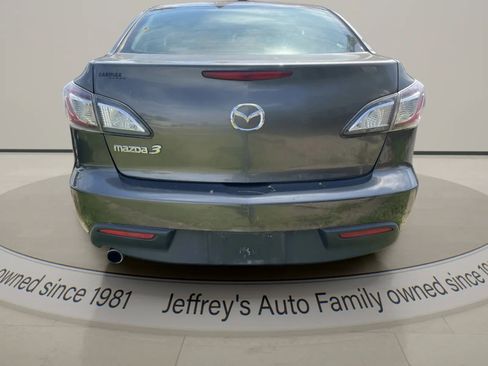 Used 2010 MAZDA MAZDA3 i Touring FWD image 4
