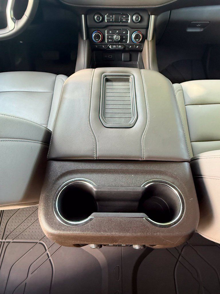 Used 2024 Chevrolet Tahoe LT w/ Luxury Package AWD/4WD image 25