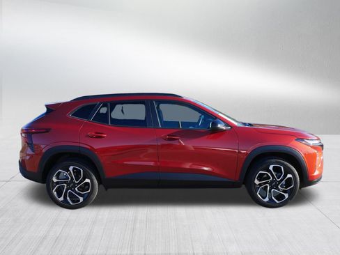 Used 2024 Chevrolet Trax RS w/ Driver Confidence Package image 8