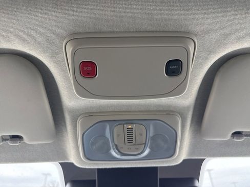 Used 2025 RAM ProMaster 2500 w/ Convenience Group image 19