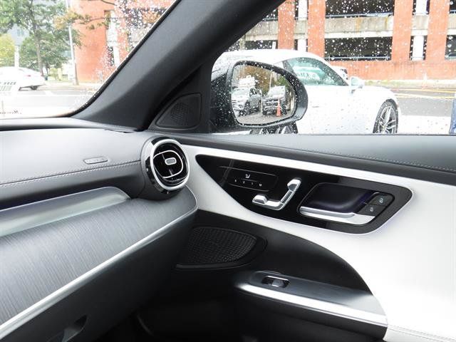 Used 2023 Mercedes-Benz C 300 4MATIC Sedan image 16