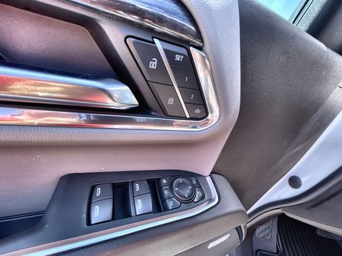 Certified 2024 Chevrolet Silverado 2500 LTZ w/ LTZ Convenience Package image 24