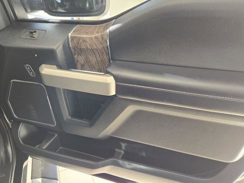 Used 2022 Ford F250 XLT w/ Black Appearance Package image 3