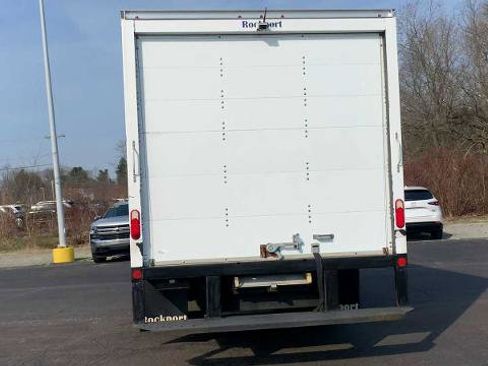 Used 2017 Ford E-450 and Econoline 450 Super Duty w/ Power Windows & Locks Group RWD image 7
