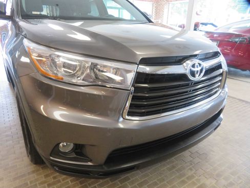 Used 2016 Toyota Highlander XLE FWD image 65