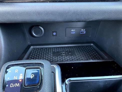 Used 2022 Nissan Pathfinder Platinum w/ Cargo Package image 26