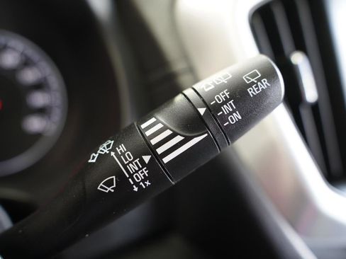 Used 2023 GMC Terrain SLE w/ Driver Convenience Package image 15