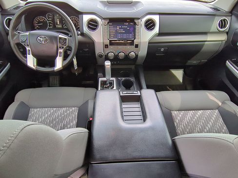 Used 2021 Toyota Tundra SR5 w/ SR5 Upgrade Package AWD/4WD image 18