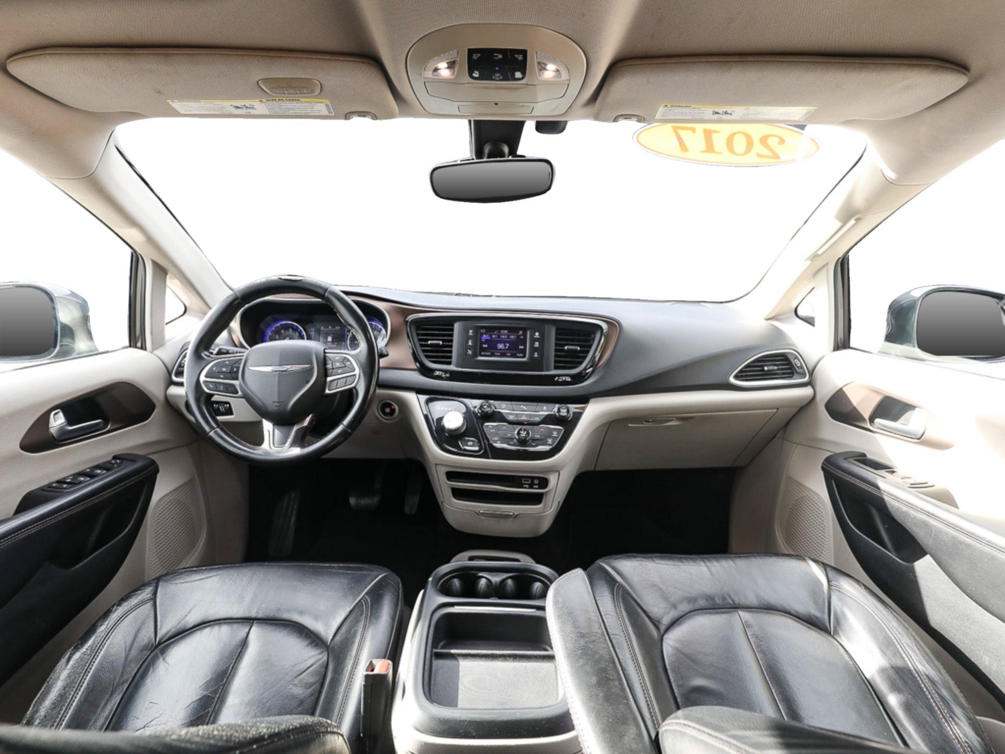 Used 2017 Chrysler Pacifica Touring-L FWD image 24
