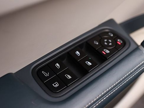 Used 2021 Porsche Cayenne E-Hybrid AWD/4WD image 41