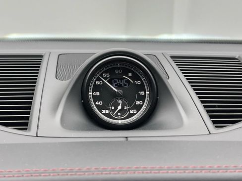 Certified 2025 Porsche Macan S AWD/4WD image 12