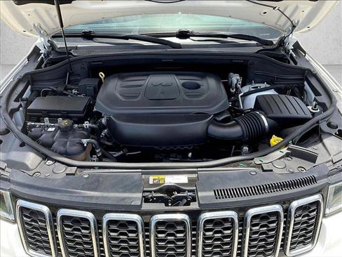 Used 2020 Jeep Grand Cherokee Laredo w/ Laredo X Package RWD image 11