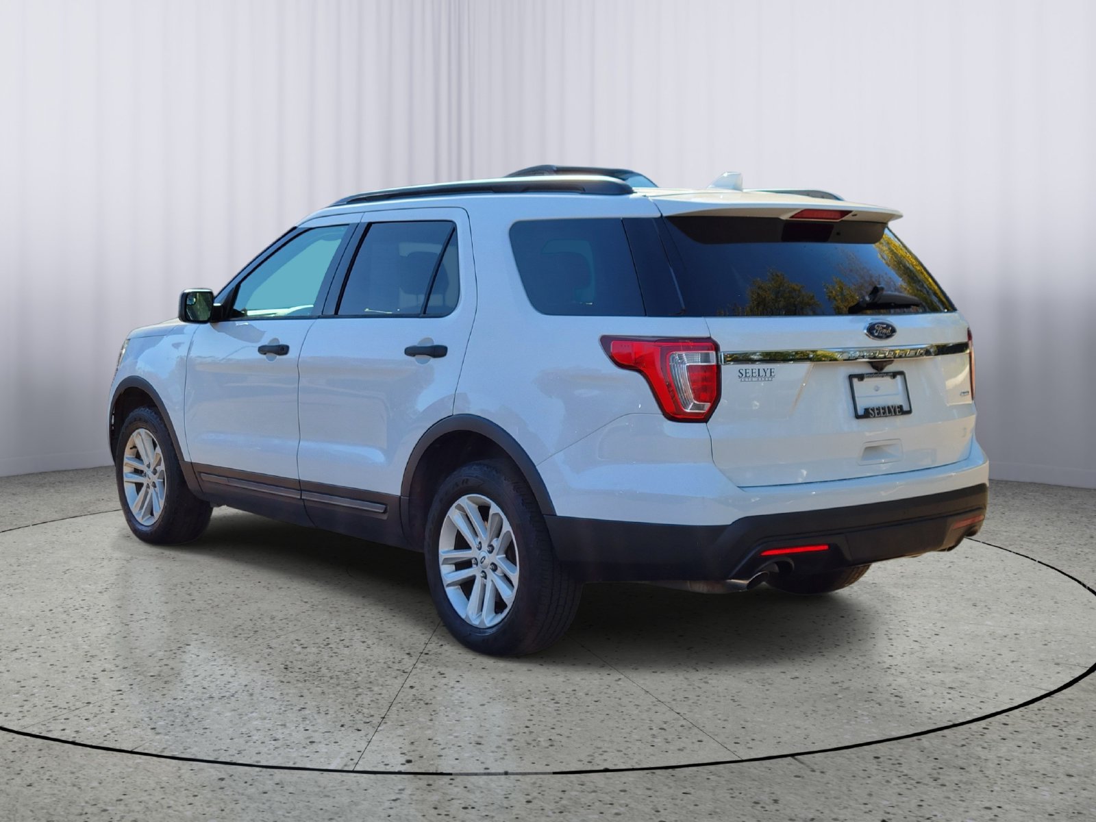 Used 2017 Ford Explorer 4WD image 4