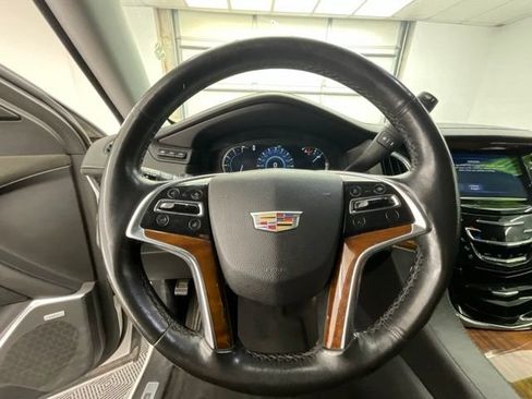 Used 2016 Cadillac Escalade Luxury AWD/4WD image 5