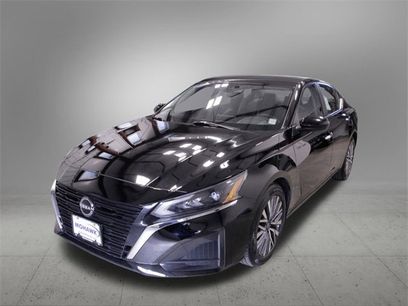 Used 2023 Nissan Altima 2.5 SV