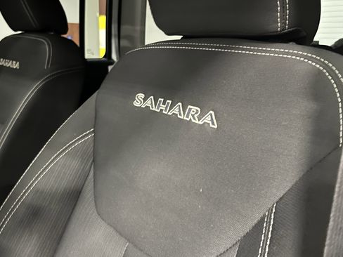 Used 2018 Jeep Wrangler Unlimited Sahara image 20