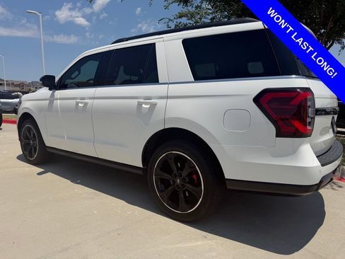 Used 2024 Ford Expedition Limited AWD/4WD image 2