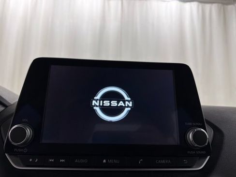 Used 2024 Nissan Sentra SV FWD image 13