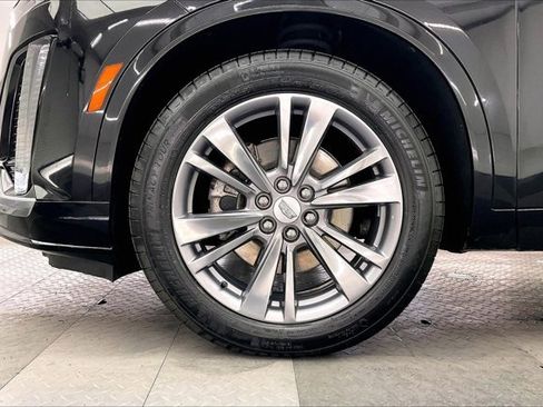 Used 2025 Cadillac XT6 Premium Luxury image 8