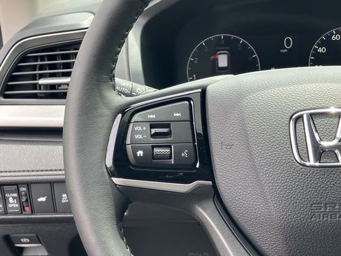 Used 2026 Honda Odyssey EX-L image 21