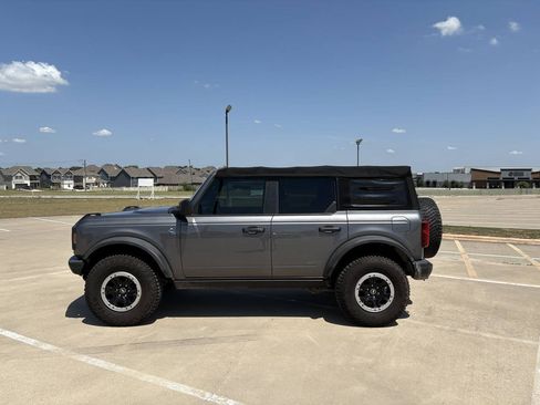 Used 2021 Ford Bronco Black Diamond w/ Sasquatch Package AWD/4WD image 2