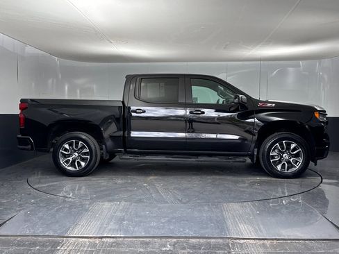 Used 2022 Chevrolet Silverado 1500 RST image 2