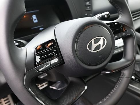 Certified 2025 Hyundai Elantra Sport image 27