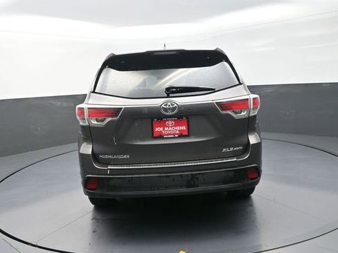 Used 2015 Toyota Highlander XLE AWD/4WD image 7
