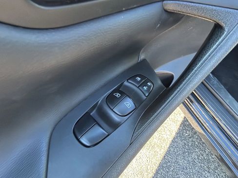 Used 2017 Nissan Altima 2.5 SV w/ Convenience Package image 10