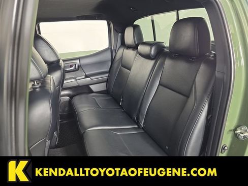 Used 2021 Toyota Tacoma TRD Sport AWD/4WD image 21
