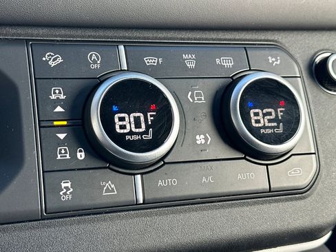 Used 2025 Land Rover Defender 130 S image 23