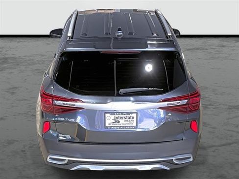 Used 2022 Kia Seltos EX AWD/4WD image 3